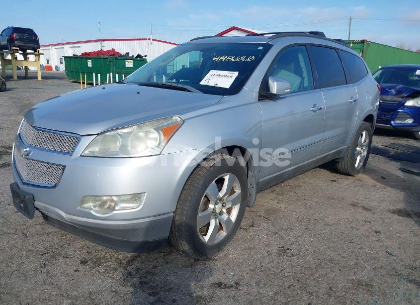 Photo 2 of 2010 Chevrolet Traverse LTZ (VIN 1GNLRHED3AS100684)