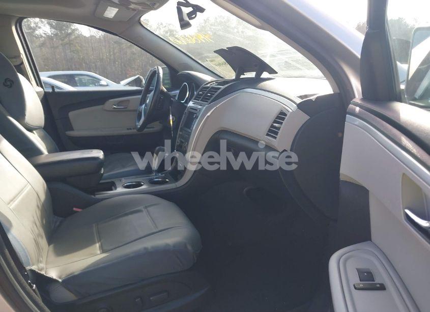 Photo 5 of 2010 Chevrolet Traverse LTZ (VIN 1GNLRHED3AS100684)