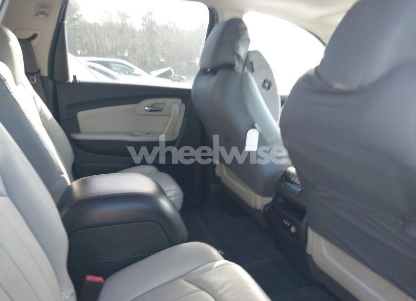 Photo 8 of 2010 Chevrolet Traverse LTZ (VIN 1GNLRHED3AS100684)