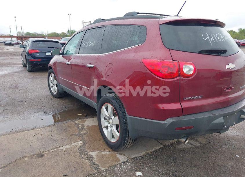 Photo 3 of 2010 Chevrolet Traverse LTZ (VIN 1GNLRHED4AS148095)