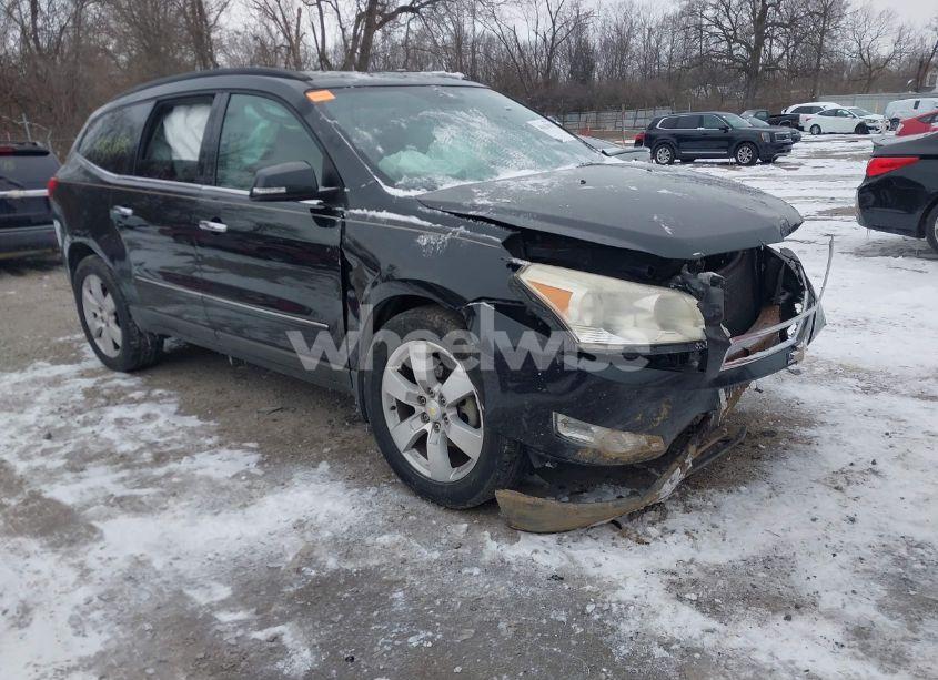 2010 Chevrolet Traverse LTZ (VIN 1GNLRHED7AS123675) main photo