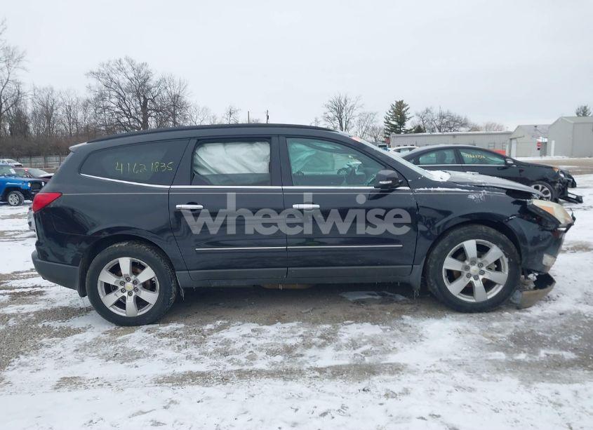 Photo 14 of 2010 Chevrolet Traverse LTZ (VIN 1GNLRHED7AS123675)
