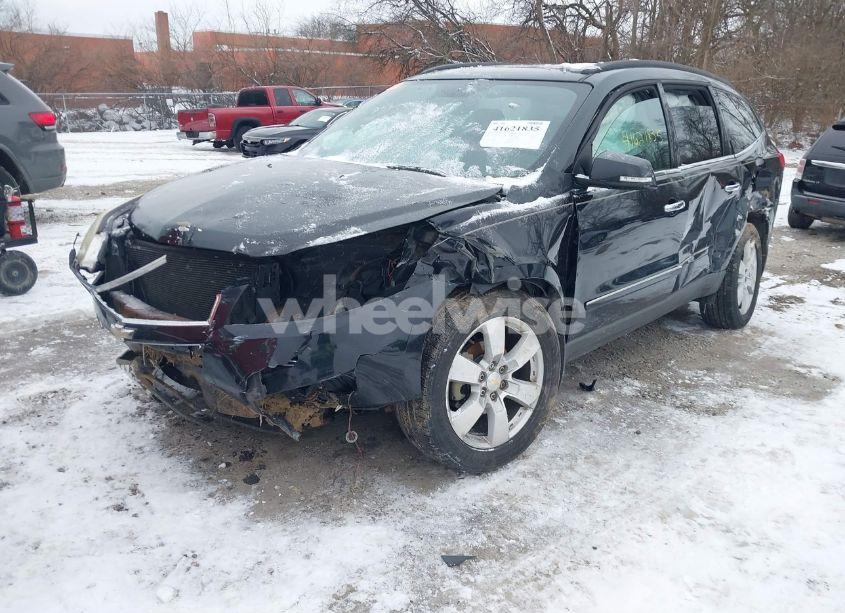 Photo 2 of 2010 Chevrolet Traverse LTZ (VIN 1GNLRHED7AS123675)