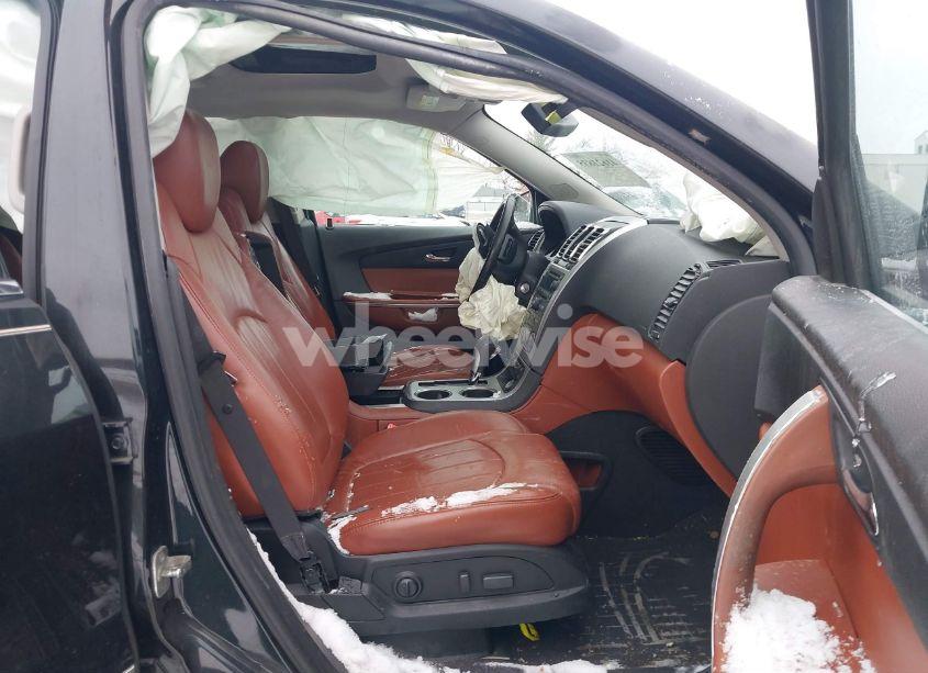 Photo 5 of 2010 Chevrolet Traverse LTZ (VIN 1GNLRHED7AS123675)