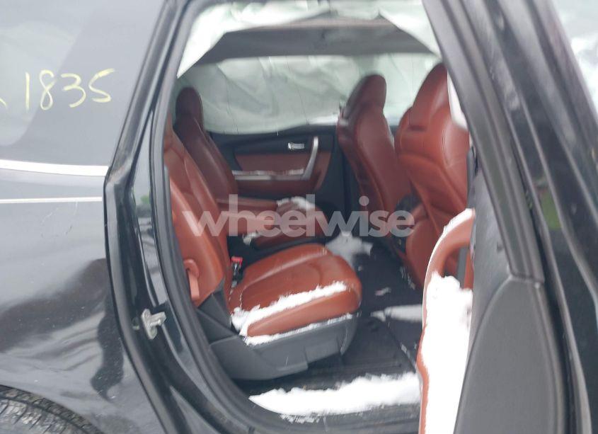 Photo 8 of 2010 Chevrolet Traverse LTZ (VIN 1GNLRHED7AS123675)