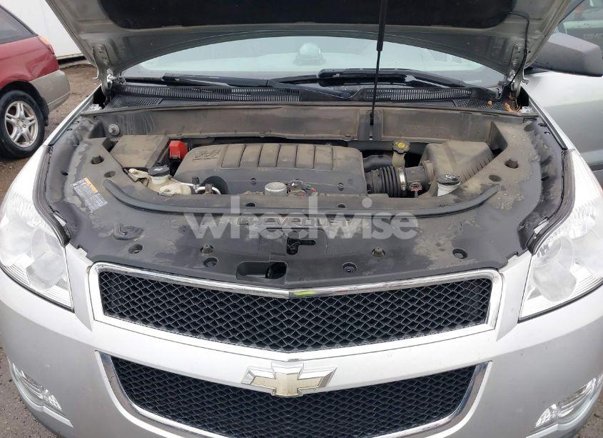 Photo 10 of 2010 Chevrolet Traverse LS (VIN 1GNLVEED4AJ266924)