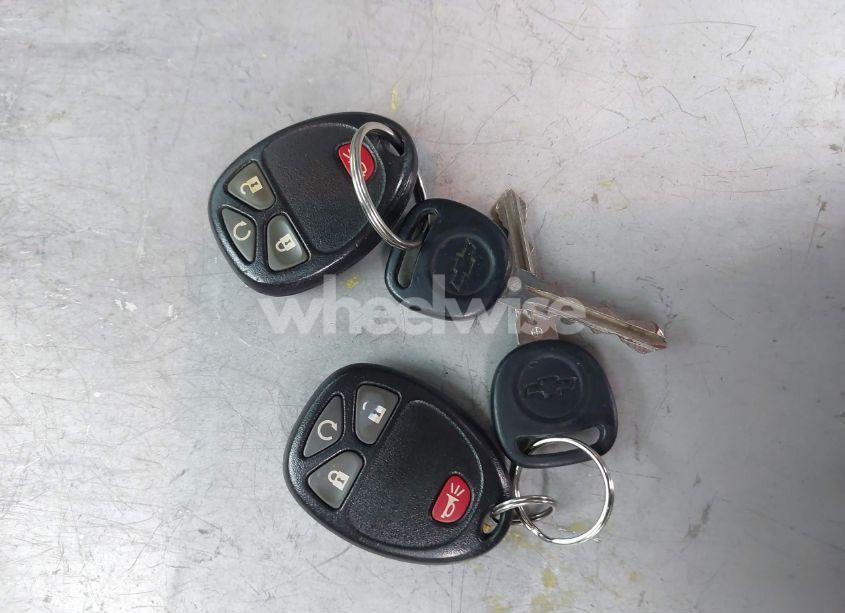 Photo 11 of 2010 Chevrolet Traverse LS (VIN 1GNLVEED4AJ266924)