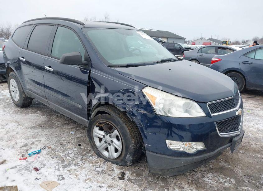 2010 Chevrolet Traverse LS (VIN 1GNLVEED6AS106800) main photo