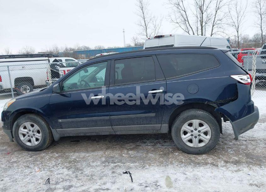 Photo 13 of 2010 Chevrolet Traverse LS (VIN 1GNLVEED6AS106800)