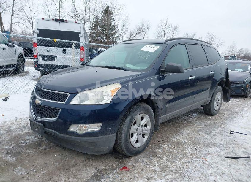 Photo 2 of 2010 Chevrolet Traverse LS (VIN 1GNLVEED6AS106800)