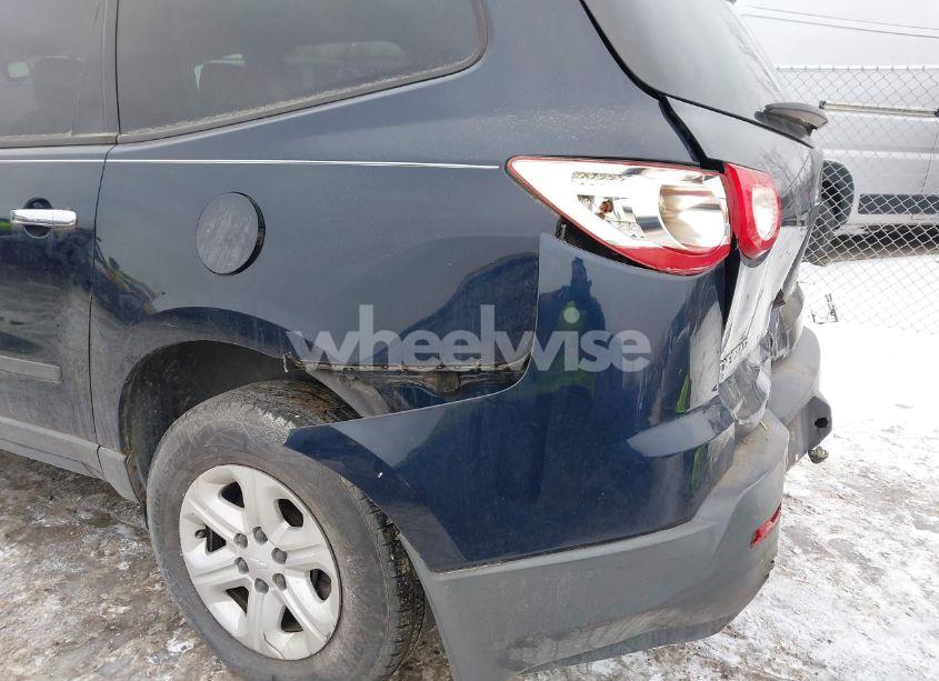 Photo 6 of 2010 Chevrolet Traverse LS (VIN 1GNLVEED6AS106800)