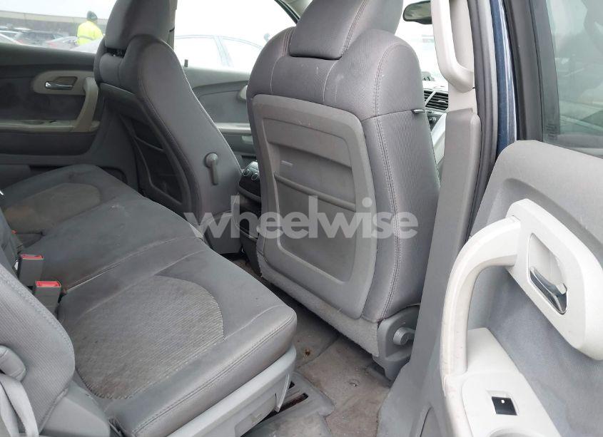 Photo 8 of 2010 Chevrolet Traverse LS (VIN 1GNLVEED6AS106800)