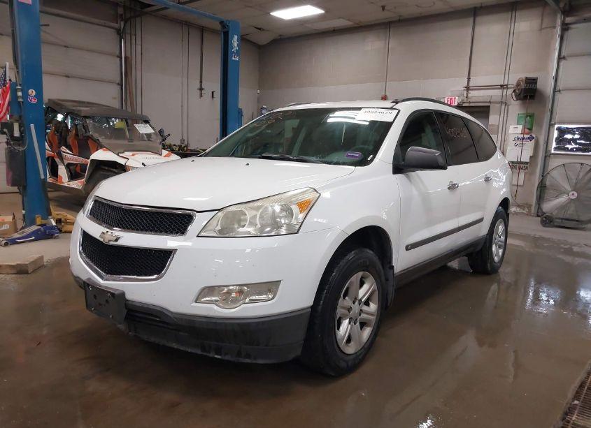 Photo 2 of 2010 Chevrolet Traverse LS (VIN 1GNLVEED6AS134421)
