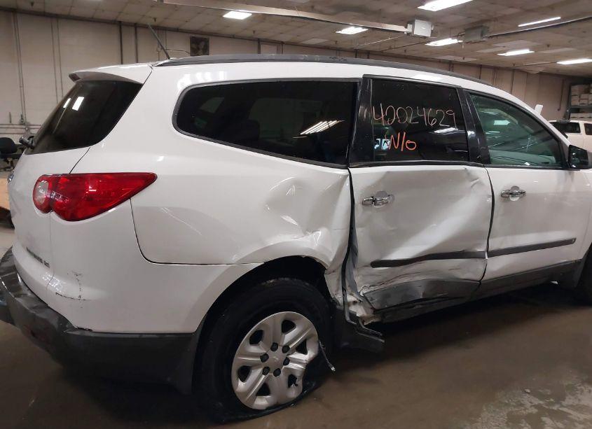 Photo 6 of 2010 Chevrolet Traverse LS (VIN 1GNLVEED6AS134421)