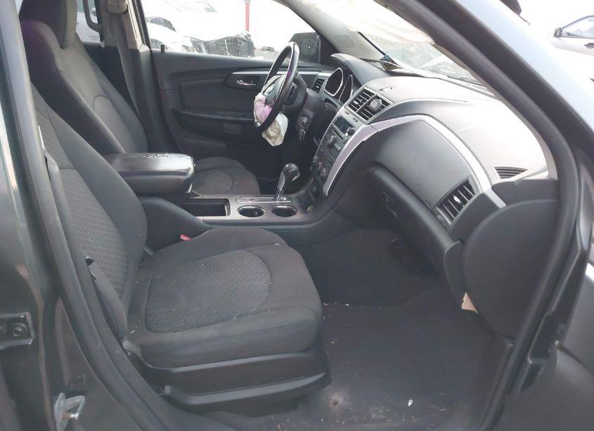 Photo 5 of 2010 Chevrolet Traverse LT (VIN 1GNLVFED0AJ234932)