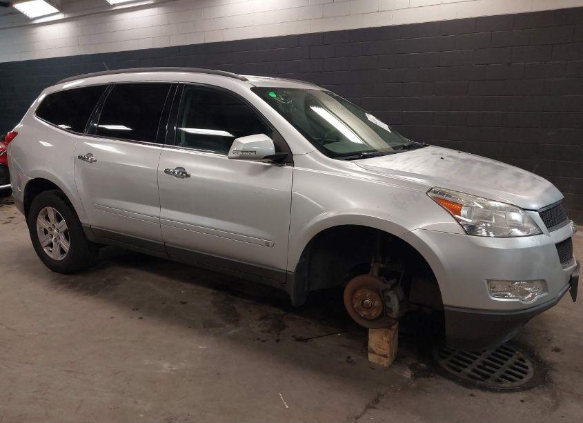 2010 Chevrolet Traverse LT (VIN 1GNLVFED0AS114381) main photo