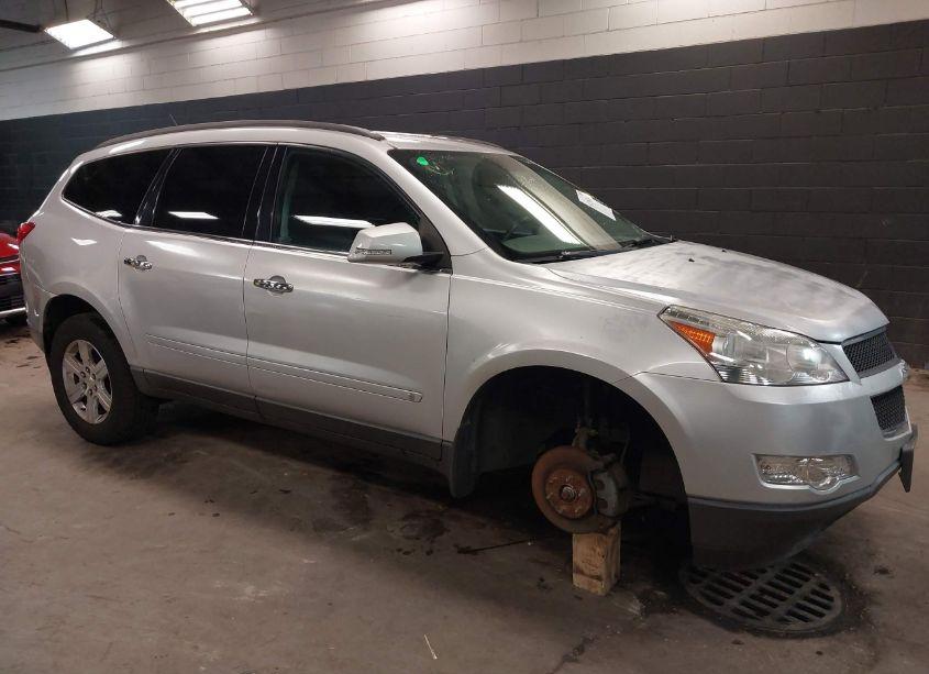 Photo 6 of 2010 Chevrolet Traverse LT (VIN 1GNLVFED0AS114381)