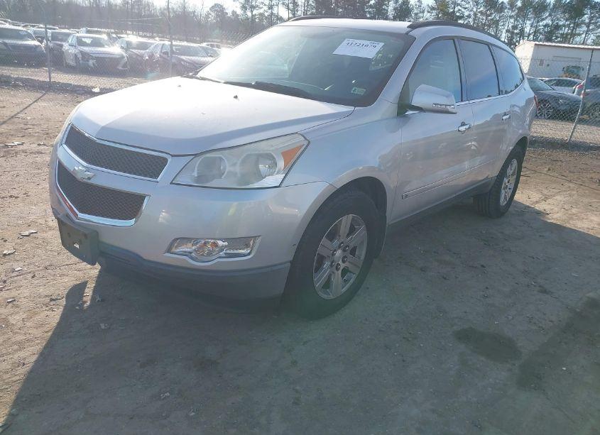 Photo 2 of 2010 Chevrolet Traverse LT (VIN 1GNLVFED0AS151799)