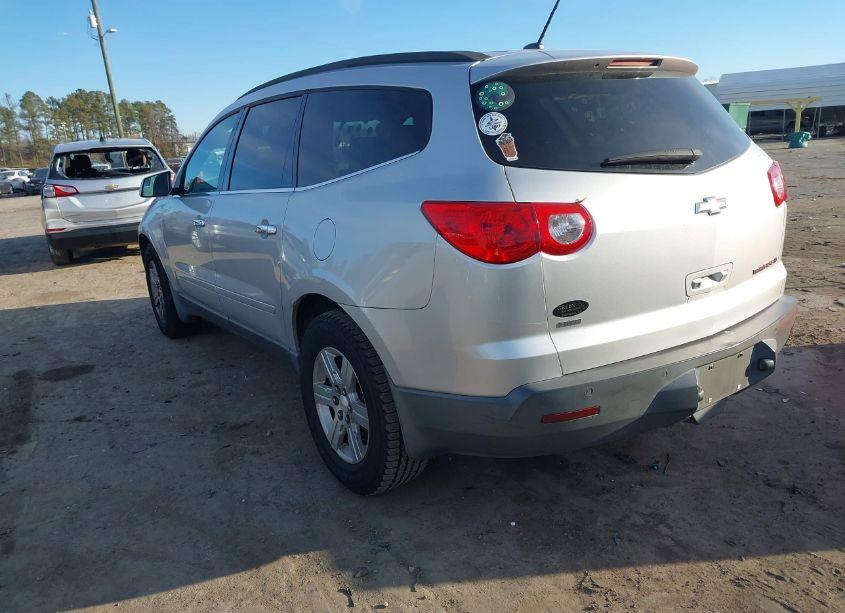 Photo 3 of 2010 Chevrolet Traverse LT (VIN 1GNLVFED0AS151799)