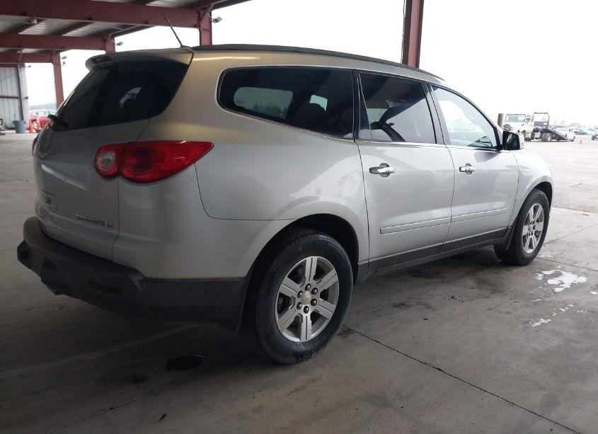 Photo 4 of 2010 Chevrolet Traverse LT (VIN 1GNLVFED1AJ242103)