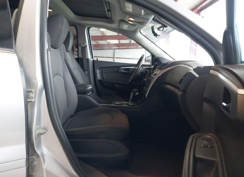 Photo 5 of 2010 Chevrolet Traverse LT (VIN 1GNLVFED1AJ242103)