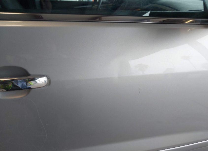 Photo 6 of 2010 Chevrolet Traverse LT (VIN 1GNLVFED1AJ242103)