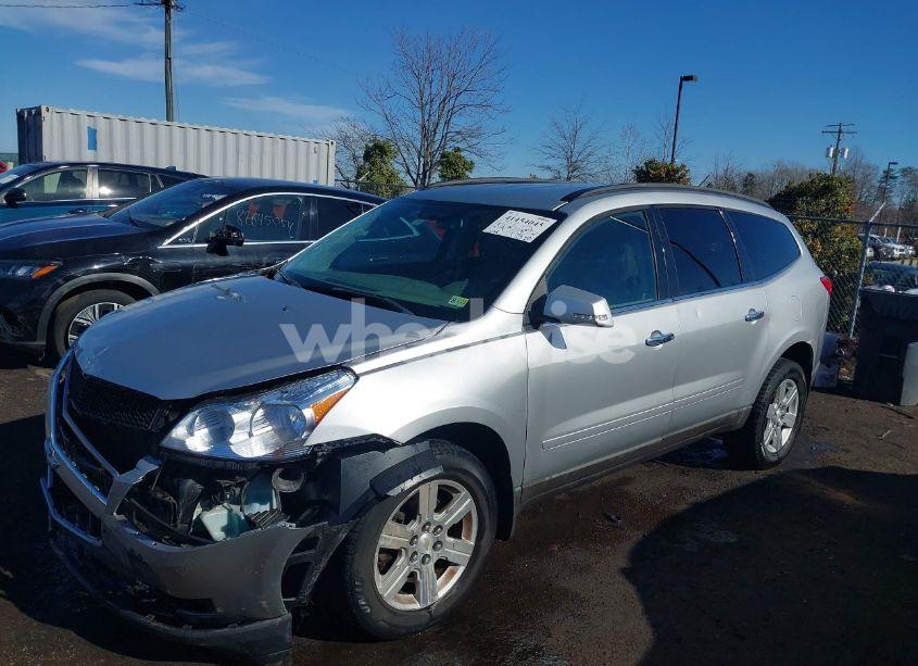 Photo 2 of 2010 Chevrolet Traverse LT (VIN 1GNLVFED1AJ269687)