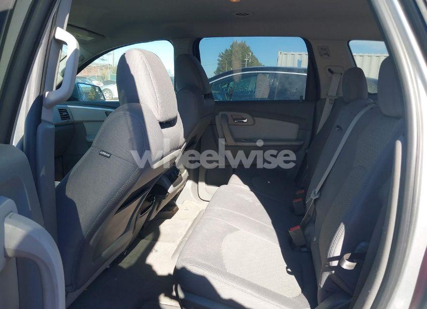 Photo 8 of 2010 Chevrolet Traverse LT (VIN 1GNLVFED1AJ269687)