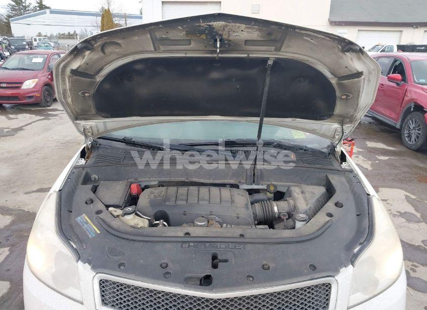 Photo 10 of 2010 Chevrolet Traverse LT (VIN 1GNLVFED1AS110467)