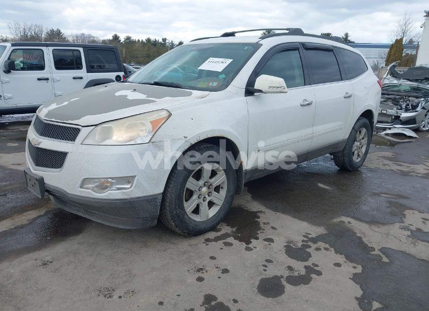 Photo 2 of 2010 Chevrolet Traverse LT (VIN 1GNLVFED1AS110467)