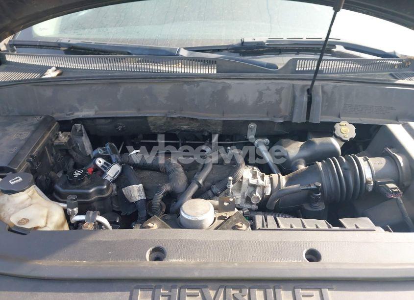 Photo 10 of 2010 Chevrolet Traverse LT (VIN 1GNLVFED2AJ202869)