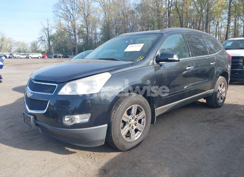 Photo 2 of 2010 Chevrolet Traverse LT (VIN 1GNLVFED2AJ202869)