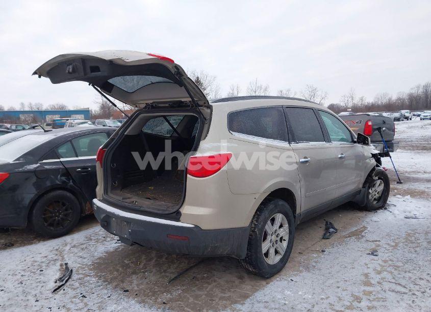 Photo 4 of 2010 Chevrolet Traverse LT (VIN 1GNLVFED2AJ209787)