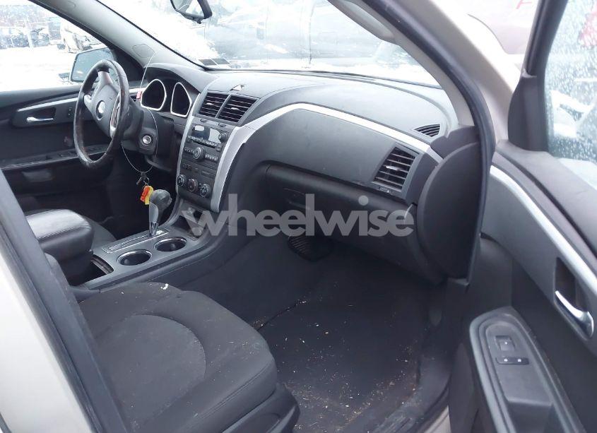 Photo 5 of 2010 Chevrolet Traverse LT (VIN 1GNLVFED2AJ209787)