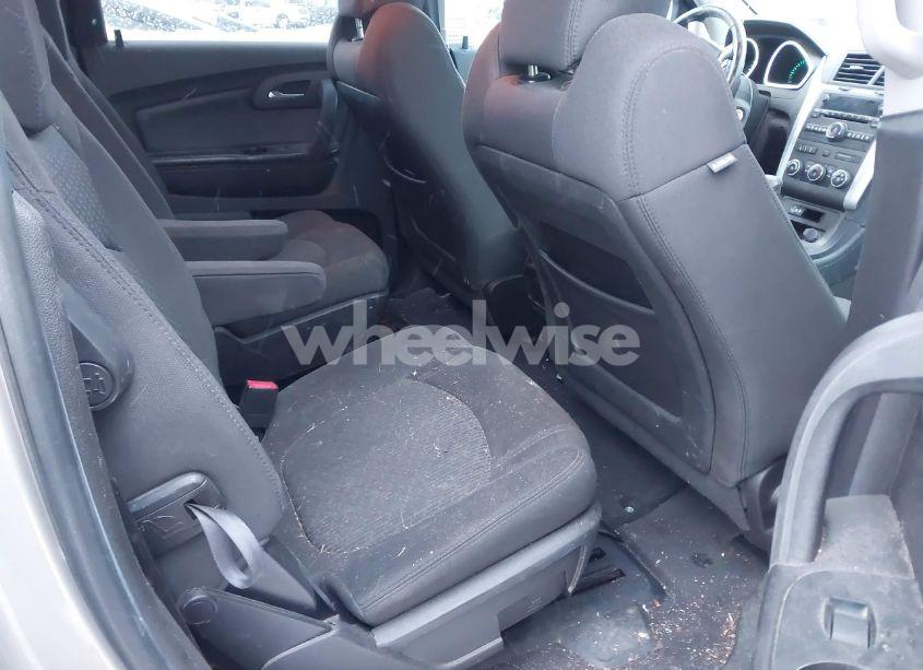 Photo 8 of 2010 Chevrolet Traverse LT (VIN 1GNLVFED2AJ209787)