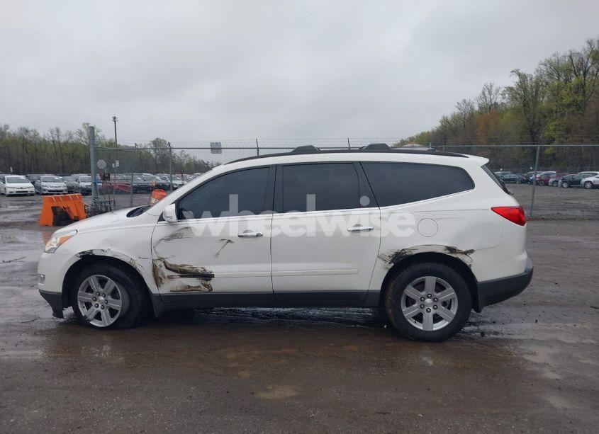 Photo 14 of 2010 Chevrolet Traverse LT (VIN 1GNLVFED2AJ209949)
