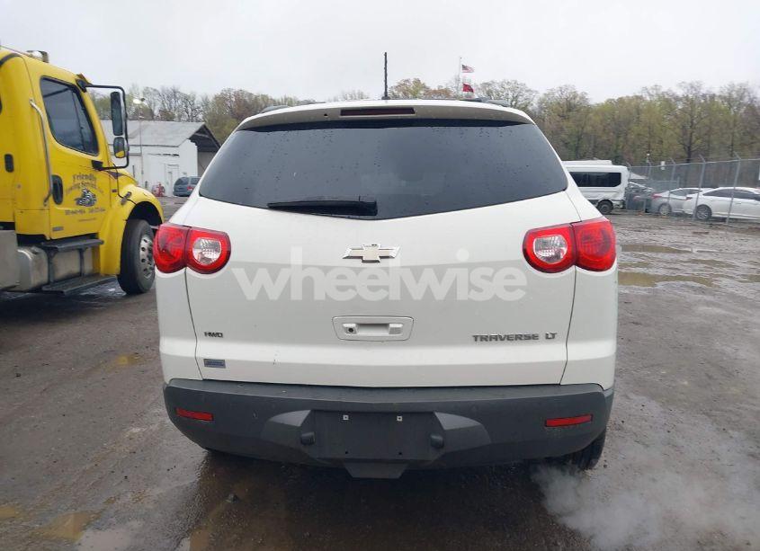 Photo 16 of 2010 Chevrolet Traverse LT (VIN 1GNLVFED2AJ209949)