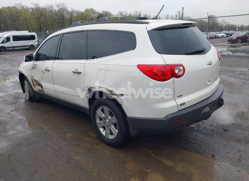 Photo 3 of 2010 Chevrolet Traverse LT (VIN 1GNLVFED2AJ209949)
