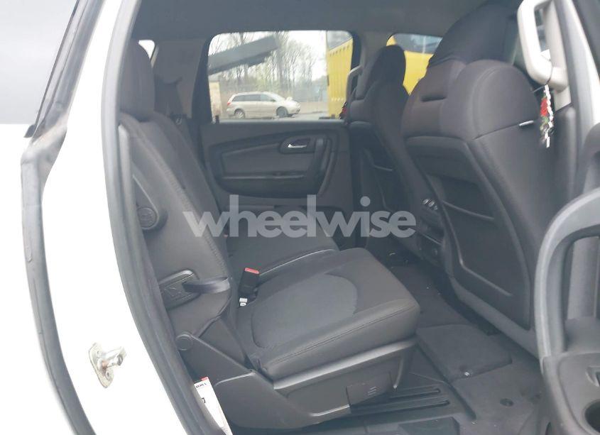 Photo 8 of 2010 Chevrolet Traverse LT (VIN 1GNLVFED2AJ209949)