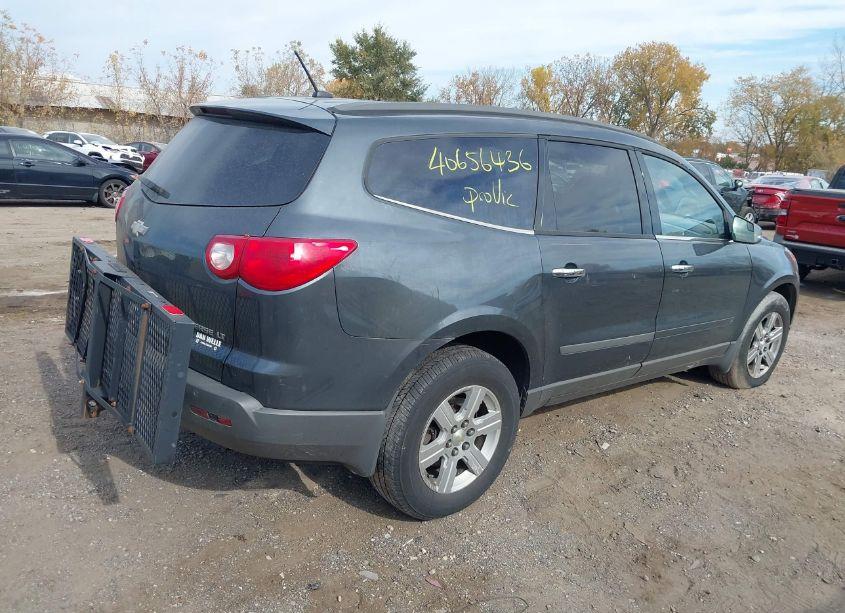 Photo 4 of 2010 Chevrolet Traverse LT (VIN 1GNLVFED2AJ268337)