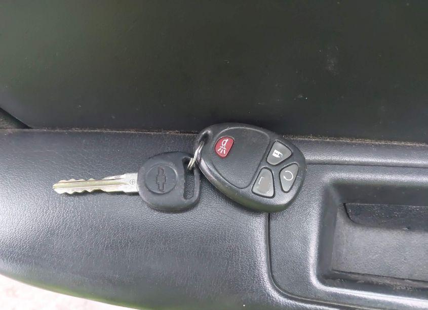 Photo 11 of 2010 Chevrolet Traverse LT (VIN 1GNLVFED2AS143767)