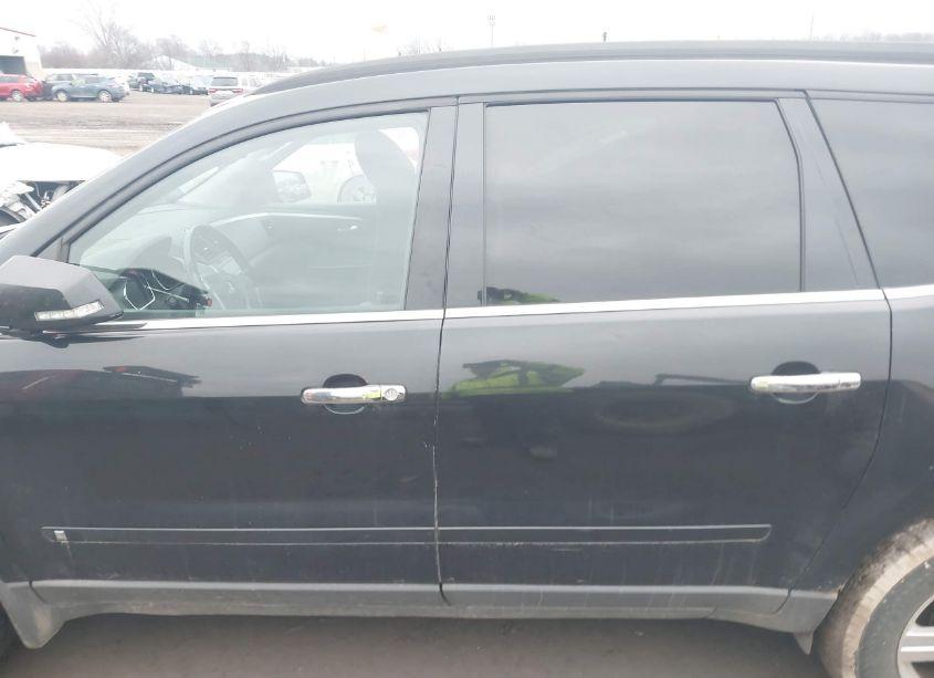 Photo 14 of 2010 Chevrolet Traverse LT (VIN 1GNLVFED2AS143767)