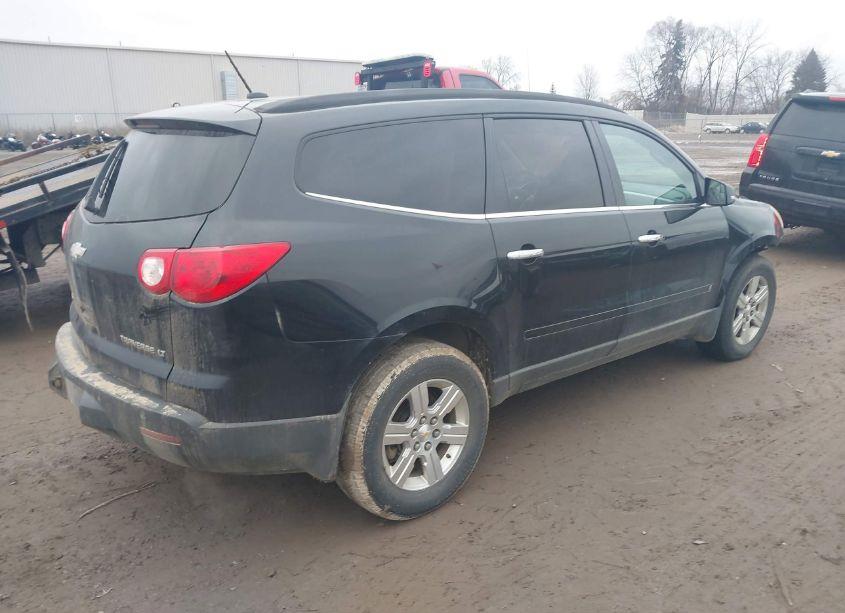 Photo 4 of 2010 Chevrolet Traverse LT (VIN 1GNLVFED2AS143767)