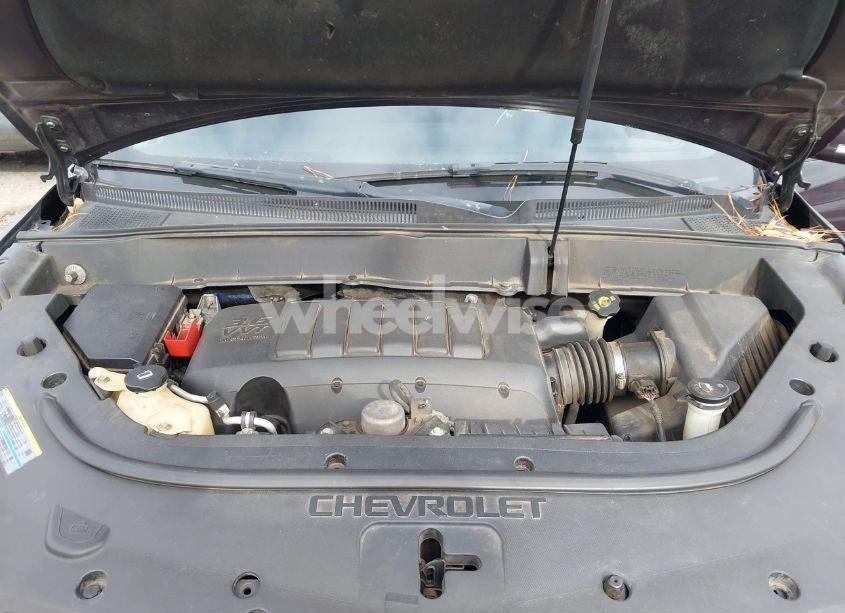 Photo 10 of 2010 Chevrolet Traverse LT (VIN 1GNLVFED2AS149827)