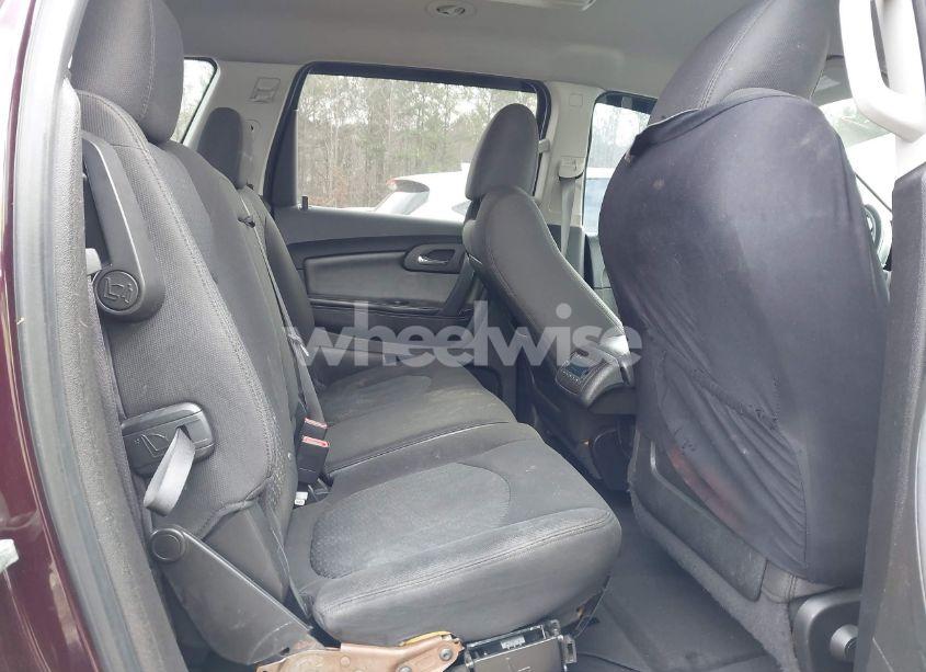 Photo 8 of 2010 Chevrolet Traverse LT (VIN 1GNLVFED2AS149827)