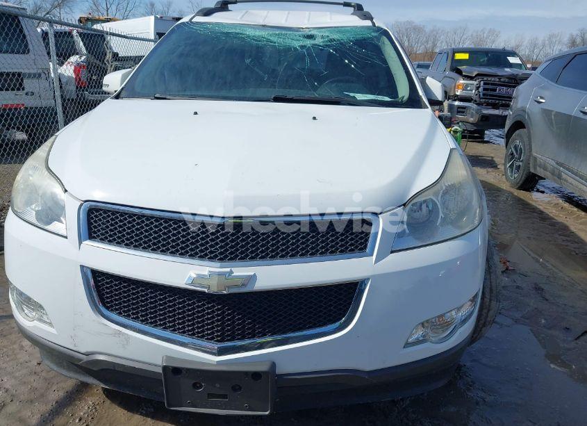 Photo 12 of 2010 Chevrolet Traverse LT (VIN 1GNLVFED2AS151254)