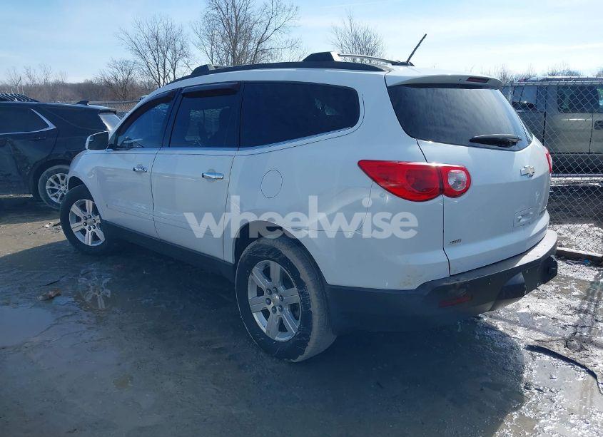 Photo 3 of 2010 Chevrolet Traverse LT (VIN 1GNLVFED2AS151254)