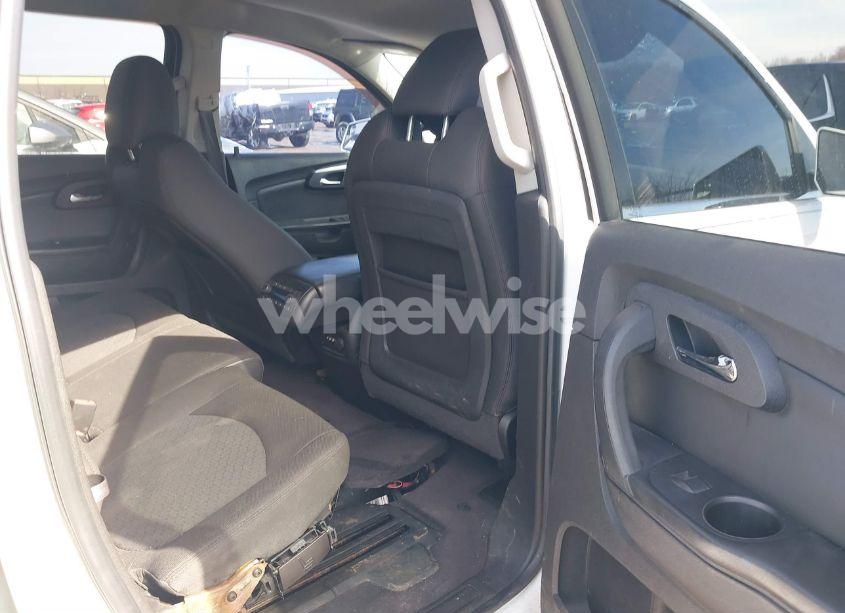 Photo 8 of 2010 Chevrolet Traverse LT (VIN 1GNLVFED2AS151254)