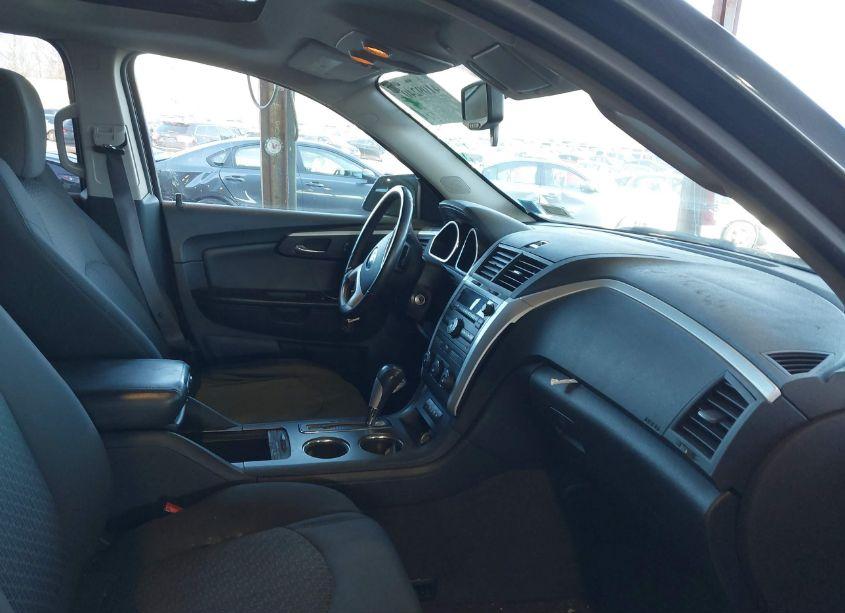 Photo 5 of 2010 Chevrolet Traverse LT (VIN 1GNLVFED4AS115047)