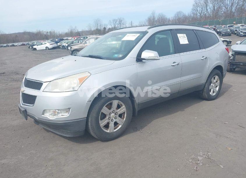 Photo 2 of 2010 Chevrolet Traverse LT (VIN 1GNLVFED4AS127361)